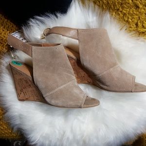 Tan Beige Nine West Wedges, Size 8